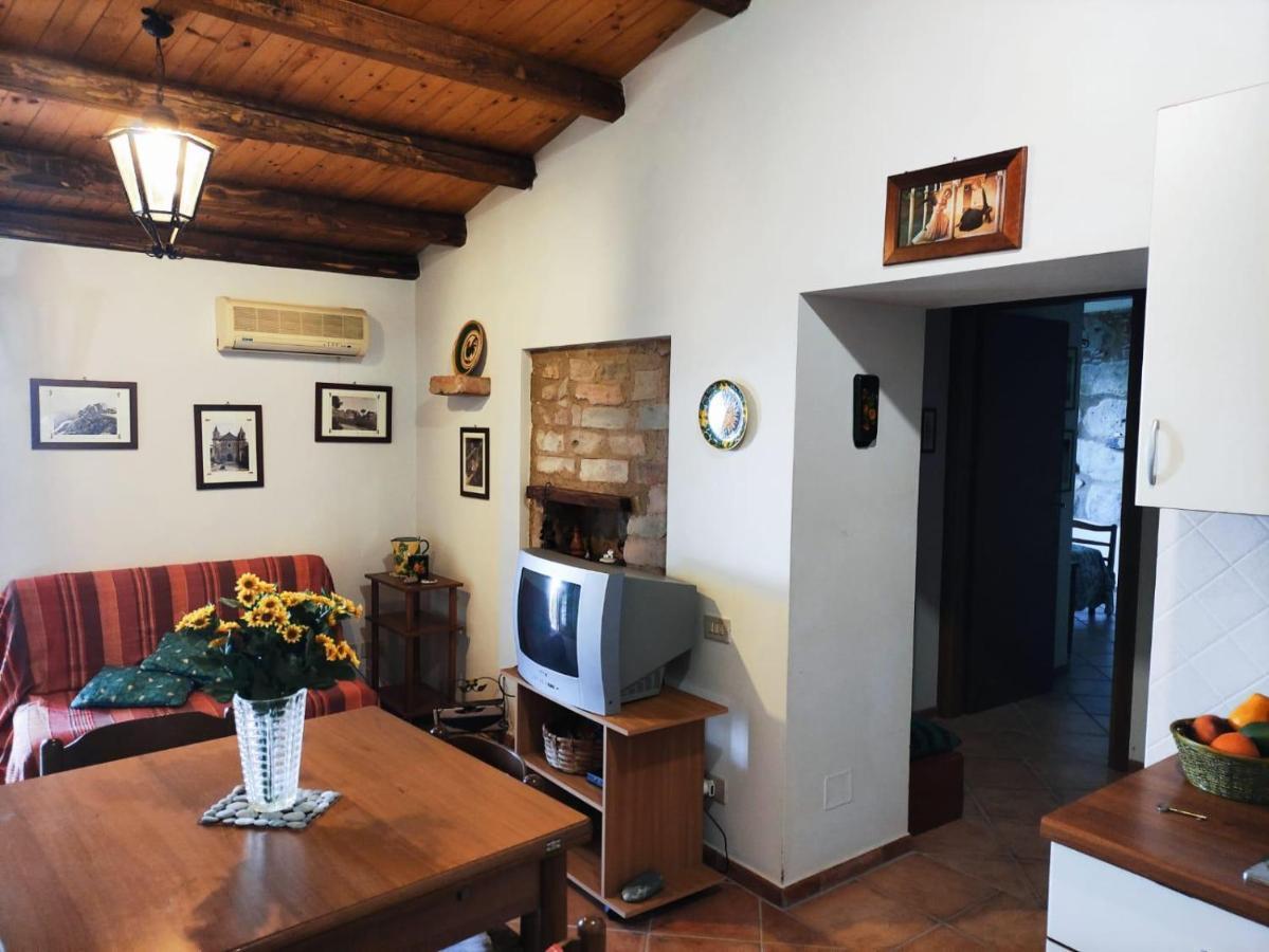 A Casa Di Peppino Villa Greco 丁达利 外观 照片
