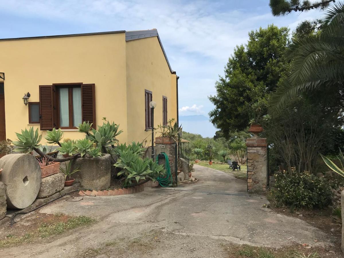 A Casa Di Peppino Villa Greco 丁达利 外观 照片