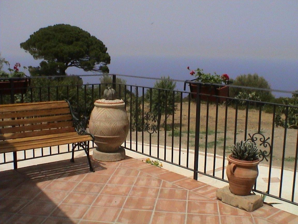 A Casa Di Peppino Villa Greco 丁达利 外观 照片
